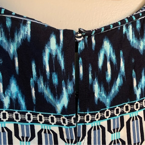 Lane Bryant Aztec‎ geo print cap sleeve blouse. Size 24 - Picture 5 of 9